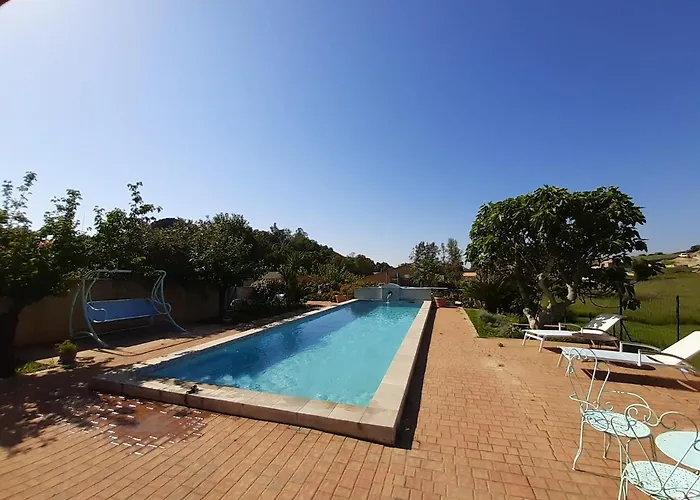 Joli Avec Piscine Chauffee